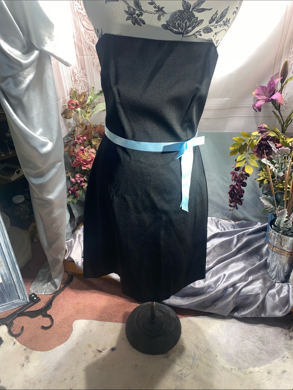 Laundry By Shelli Segal Black Strapless Mini Dress with Light Blue Ribbon